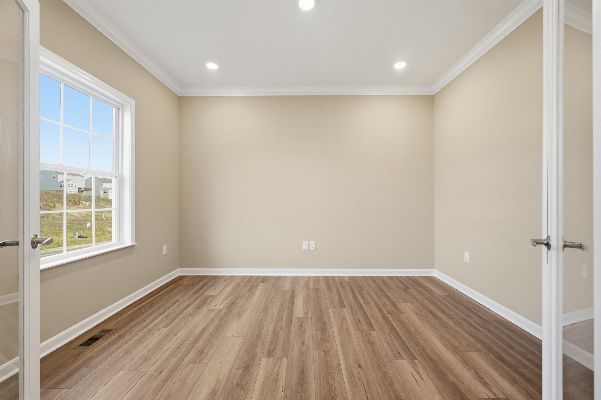 Office Virtual Staging before virtual staging
