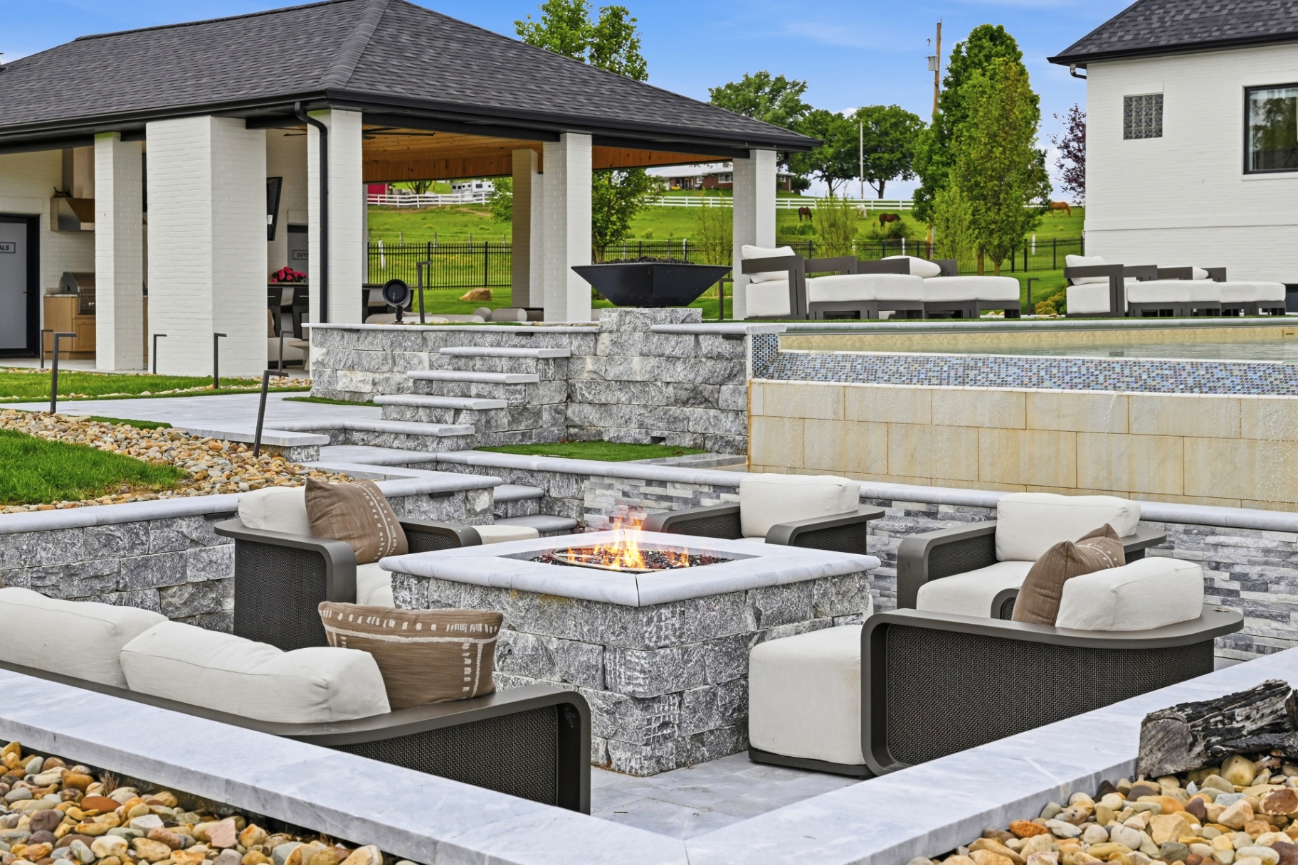 Fire Pit Lounge
