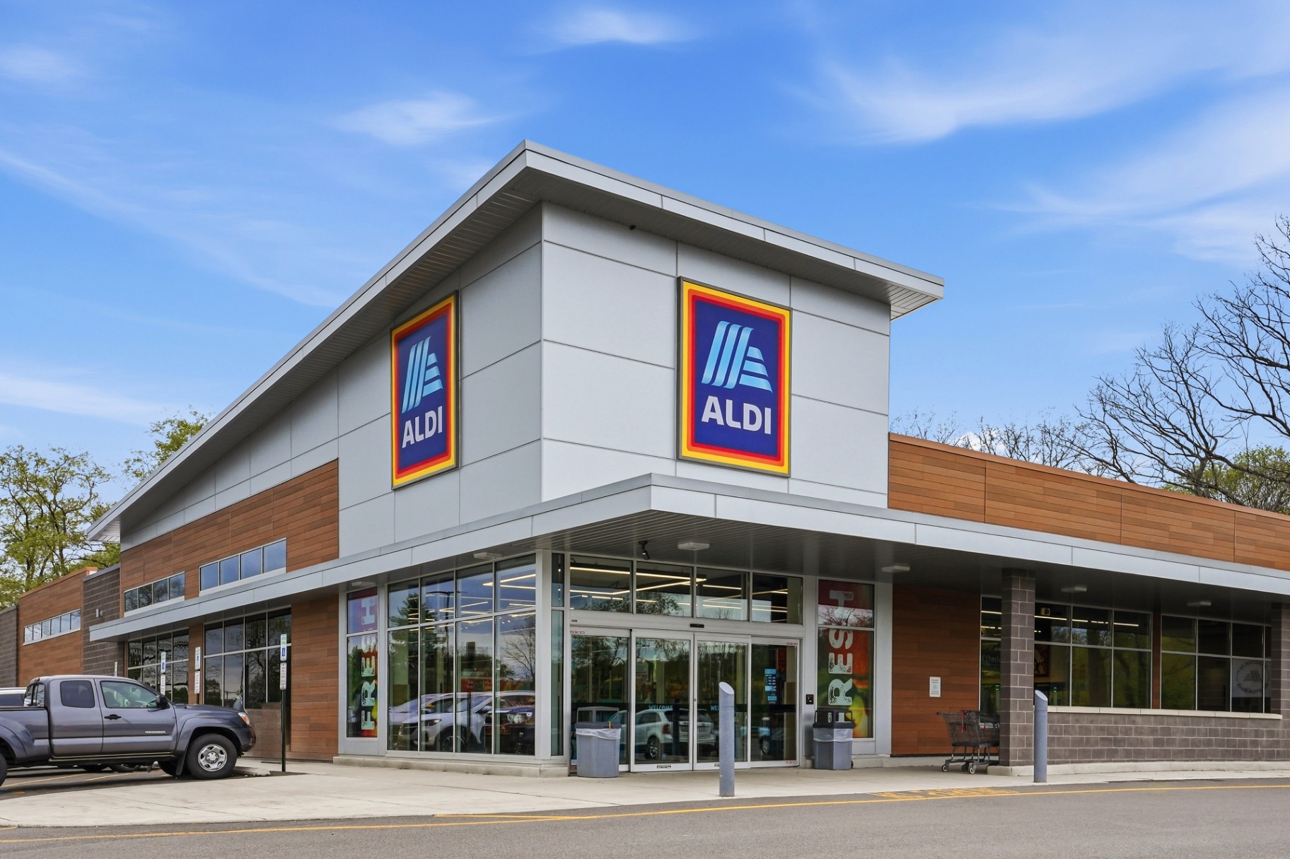 Aldi storefront exterior